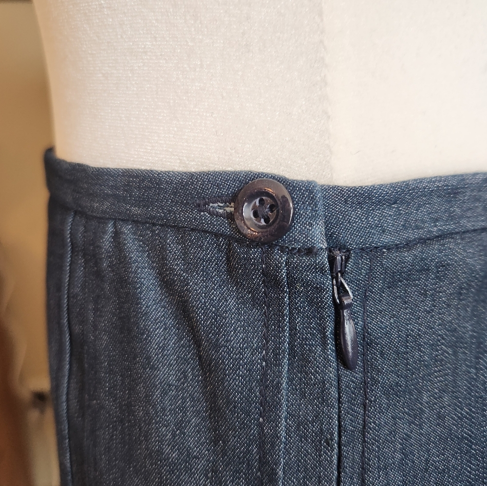 Larry Levine Stretch Denim Fit & Flare Skirt | Size 10 - Picture 3 of 5